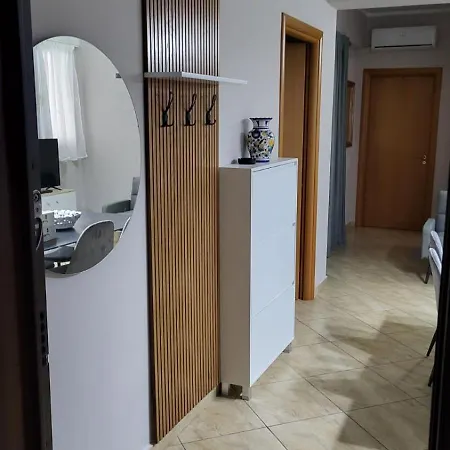 Apartment Bay 2